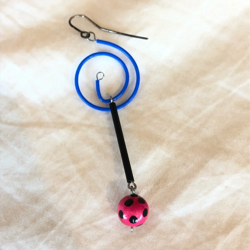 3/$15! Funky 80s Vintage Blue and Pink Spiral Earrings